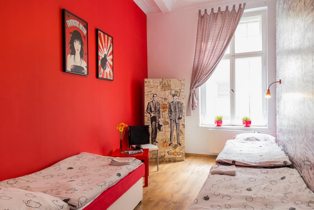 Hostel Retro